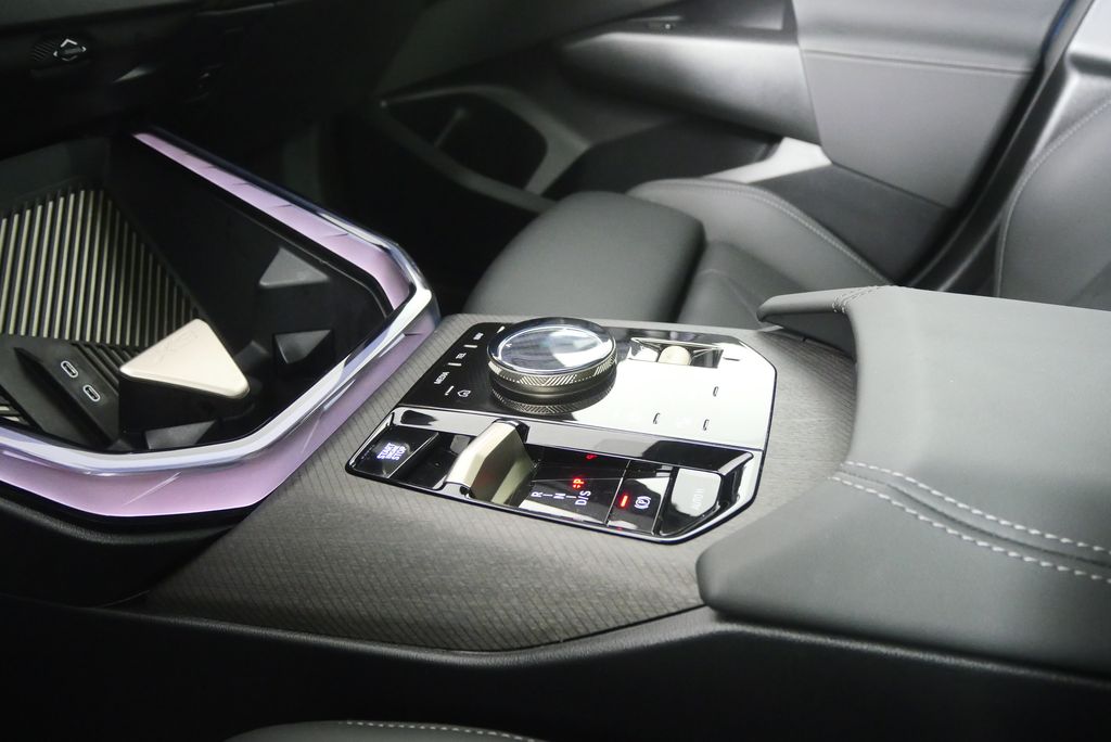 Thumbnail: 2025 BMW X3 - 24