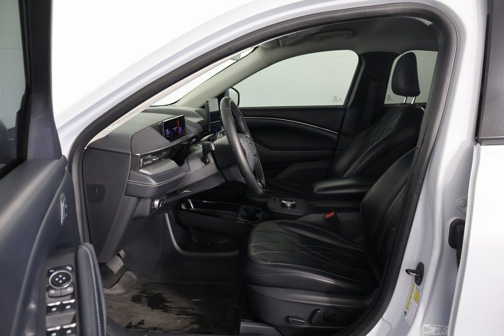 Thumbnail: 2021 Ford Mustang Mach-E - 9