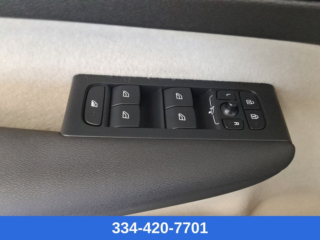 used 2023 Volvo XC40 car, priced at $29,397