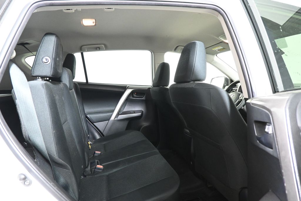 Thumbnail: 2018 Toyota RAV4 - 23