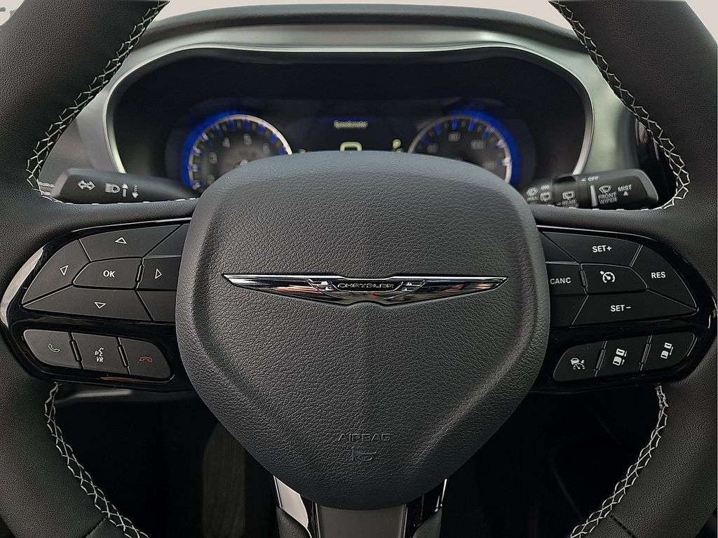 New 2026 Chrysler Pacifica For Sale in Farmington, AR