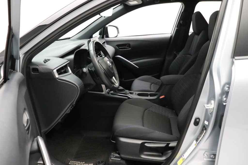 2024 Toyota Corolla Cross SE 14