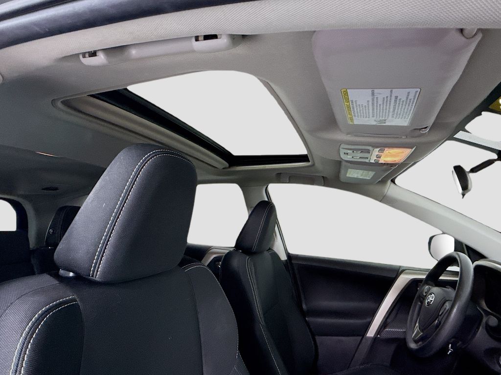 Thumbnail: 2014 Toyota RAV4 - 18