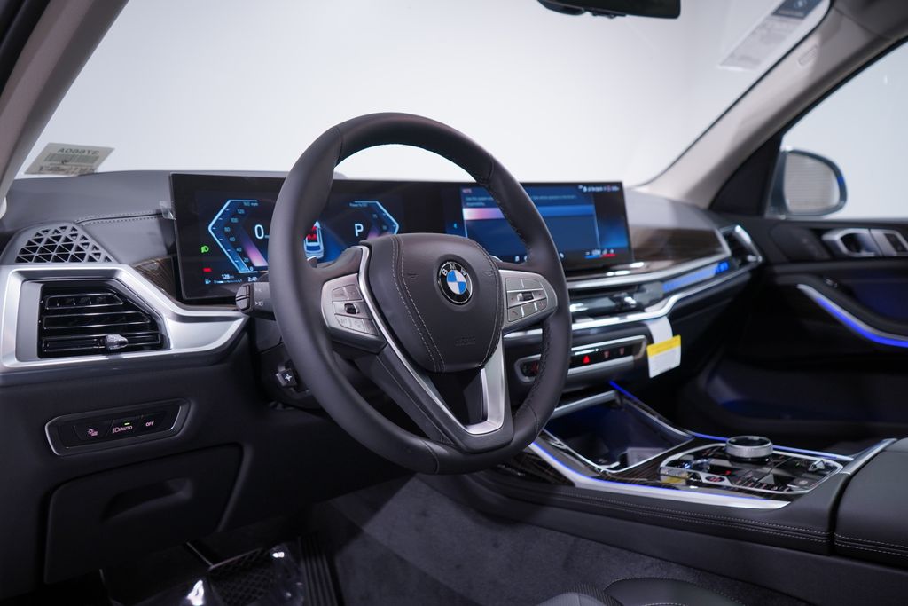 2025 BMW X7 xDrive40i 6