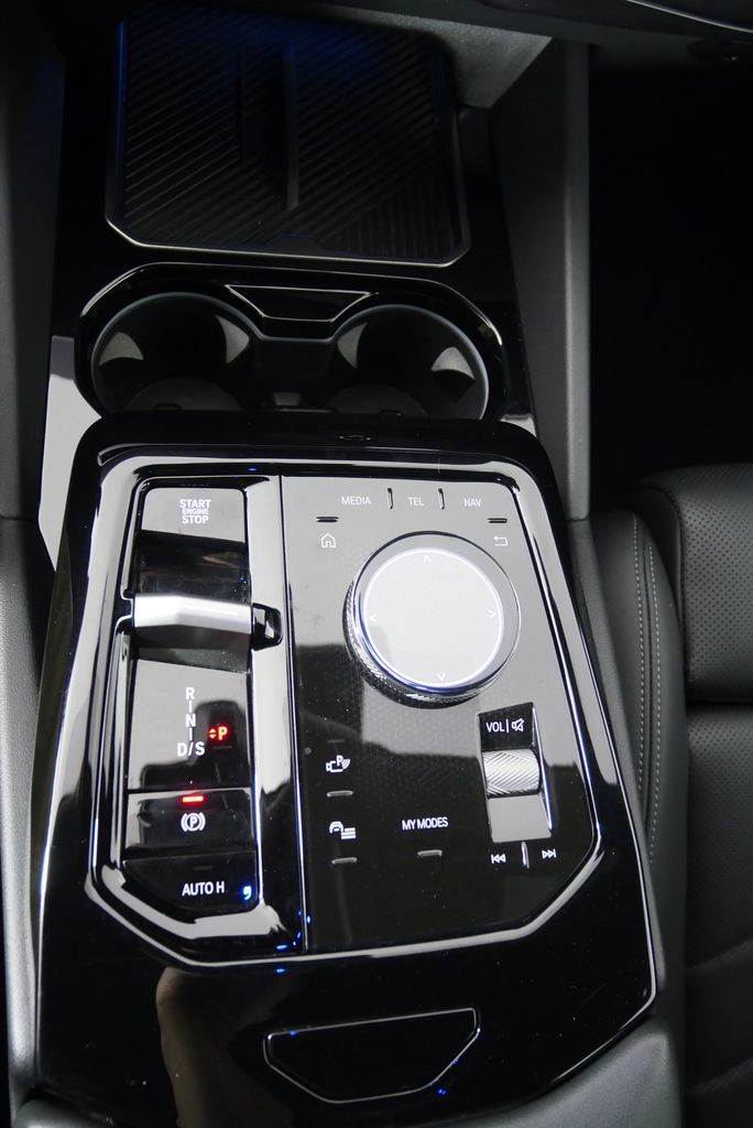 2024 BMW 5 Series 530i 23