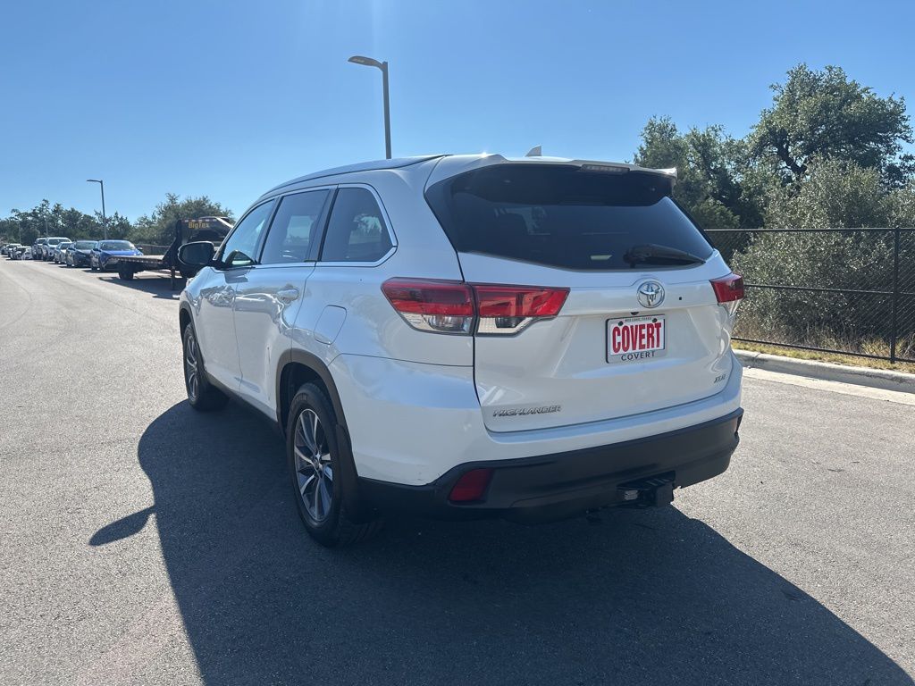 Used Car 2019 Toyota Highlander  Xle For Sale Under $25,000 In Austin, Texas