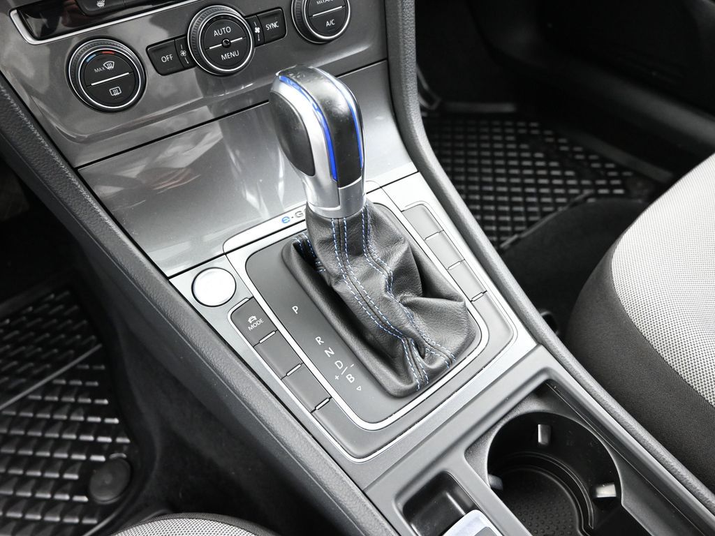 2016 Volkswagen e-Golf SE