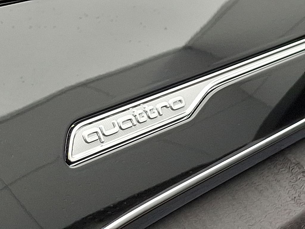Thumbnail: 2025 Audi Q7 - 25