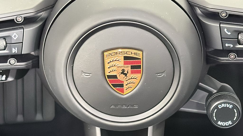 Thumbnail: 2025 Porsche Macan - 21