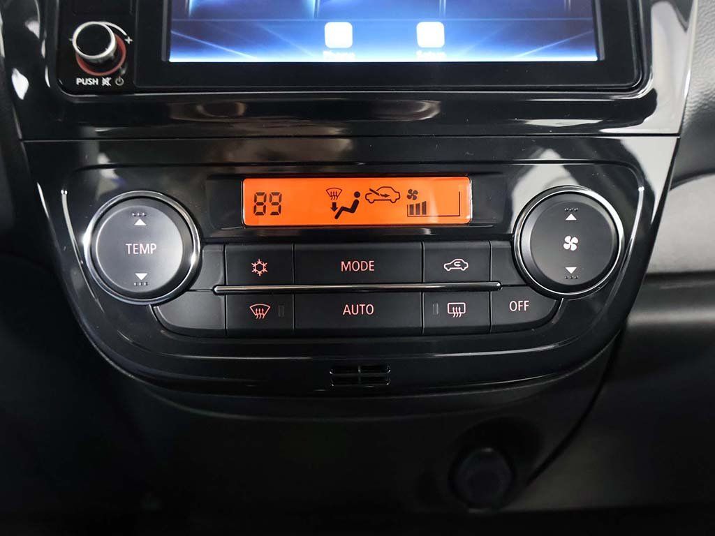 Used 2024 White Mitsubishi SE image 38