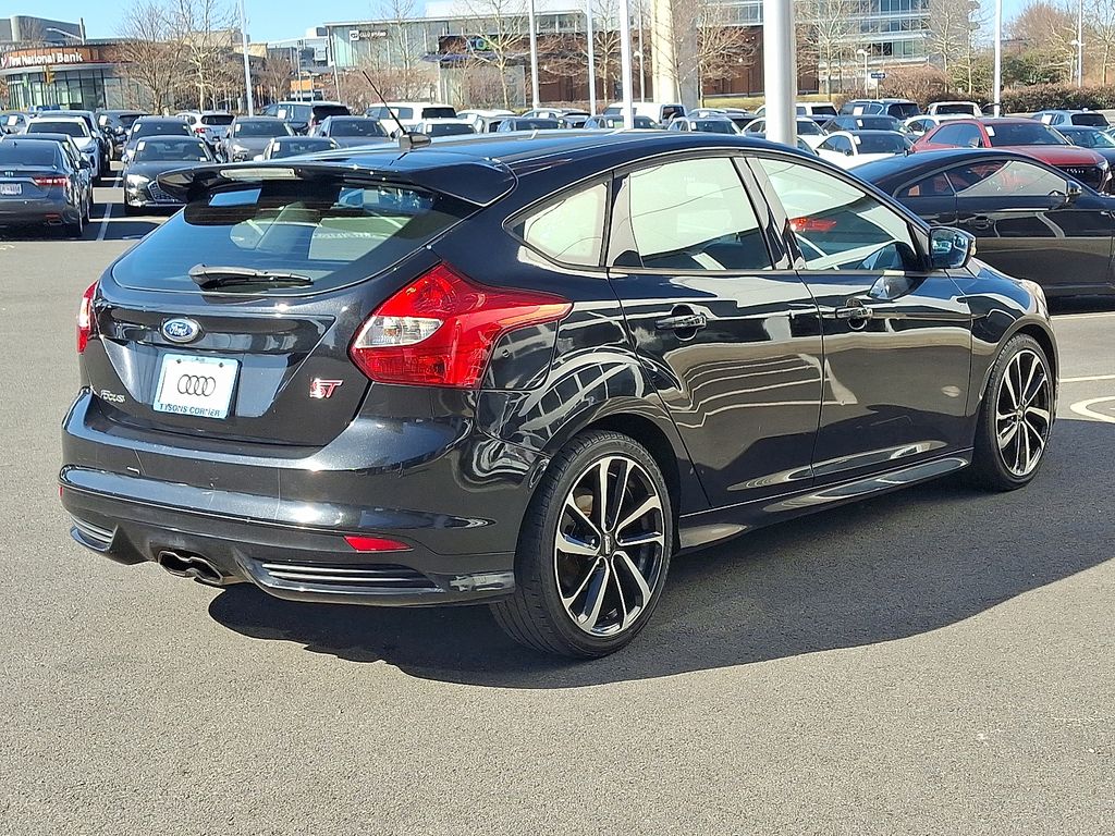 Thumbnail: 2013 Ford Focus - 4