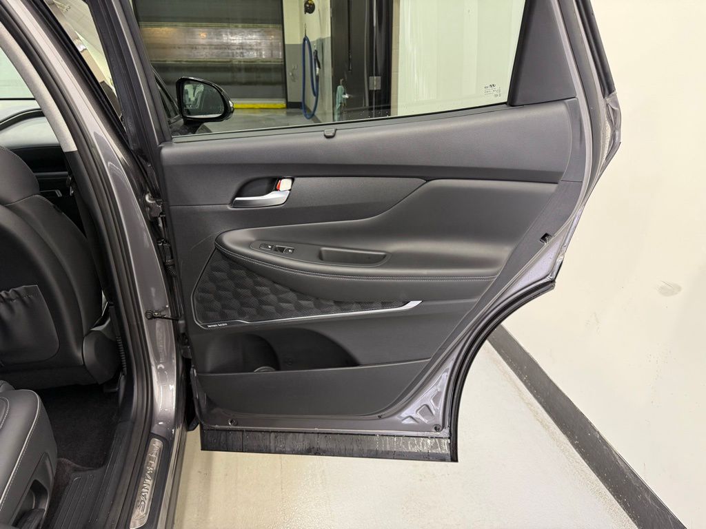 2023 Hyundai Santa Fe Limited 22