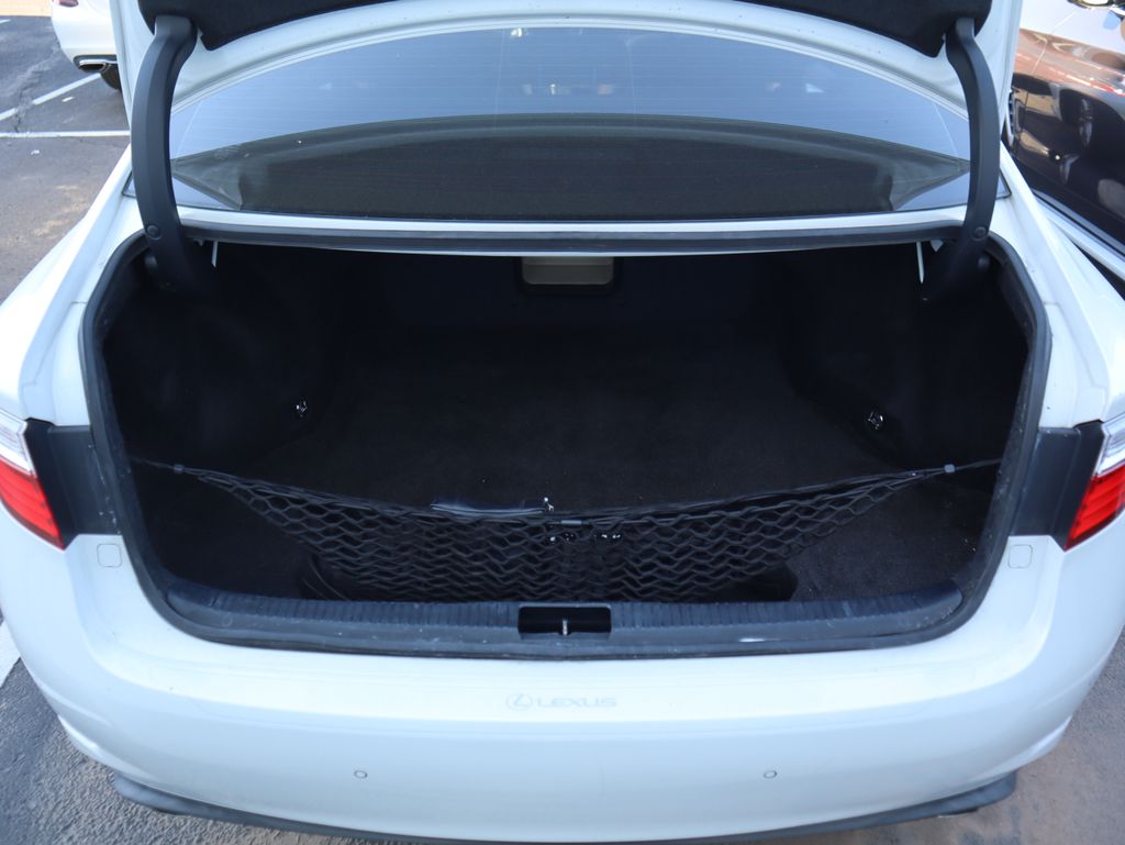 Thumbnail: 2013 Lexus ES - 10