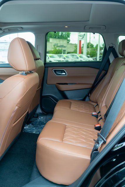 2026 Nissan Rogue Platinum - 9