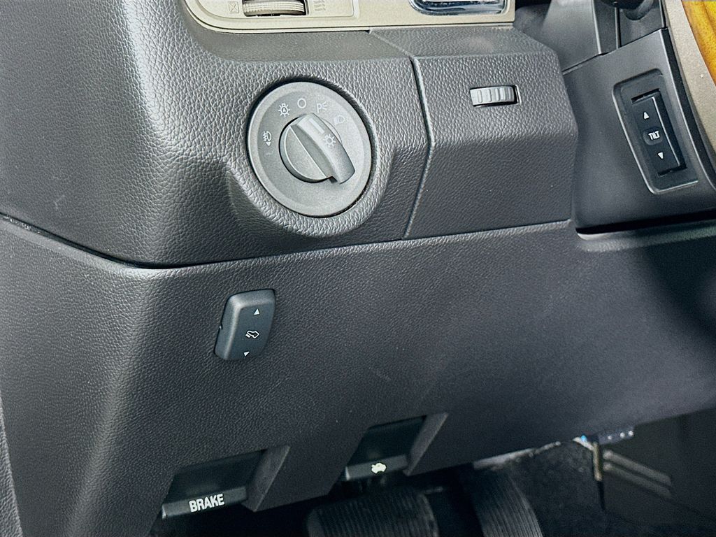 Thumbnail: 2012 Lincoln Navigator - 10