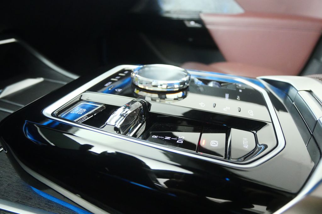 Thumbnail: 2023 BMW 7 Series - 28