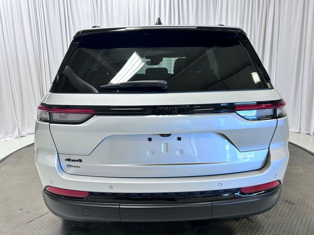 used 2024 Jeep Grand Cherokee car, priced at $36,887