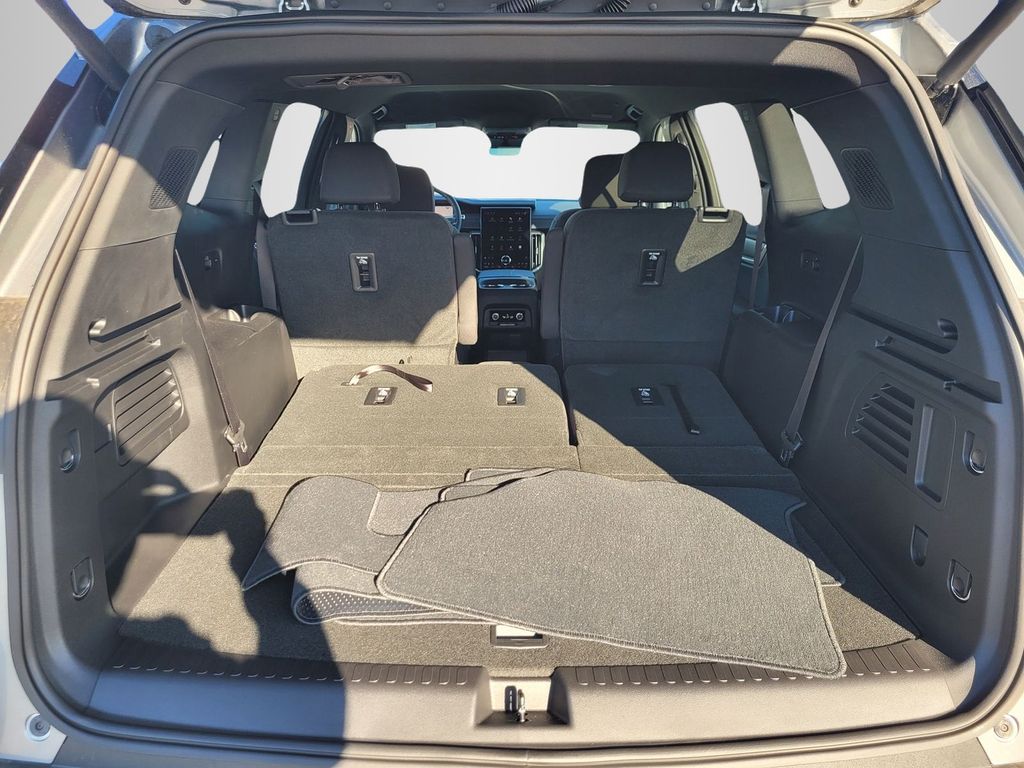 New 2026 Silver GMC Elevation image 7