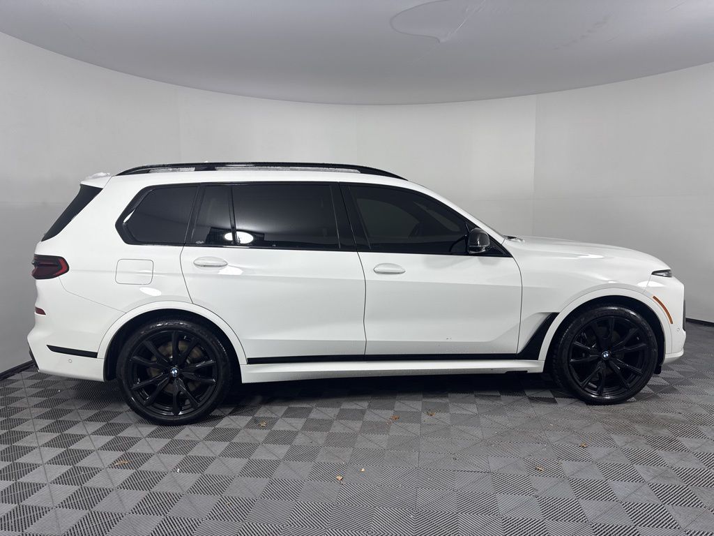 Thumbnail: 2025 BMW X7 - 4