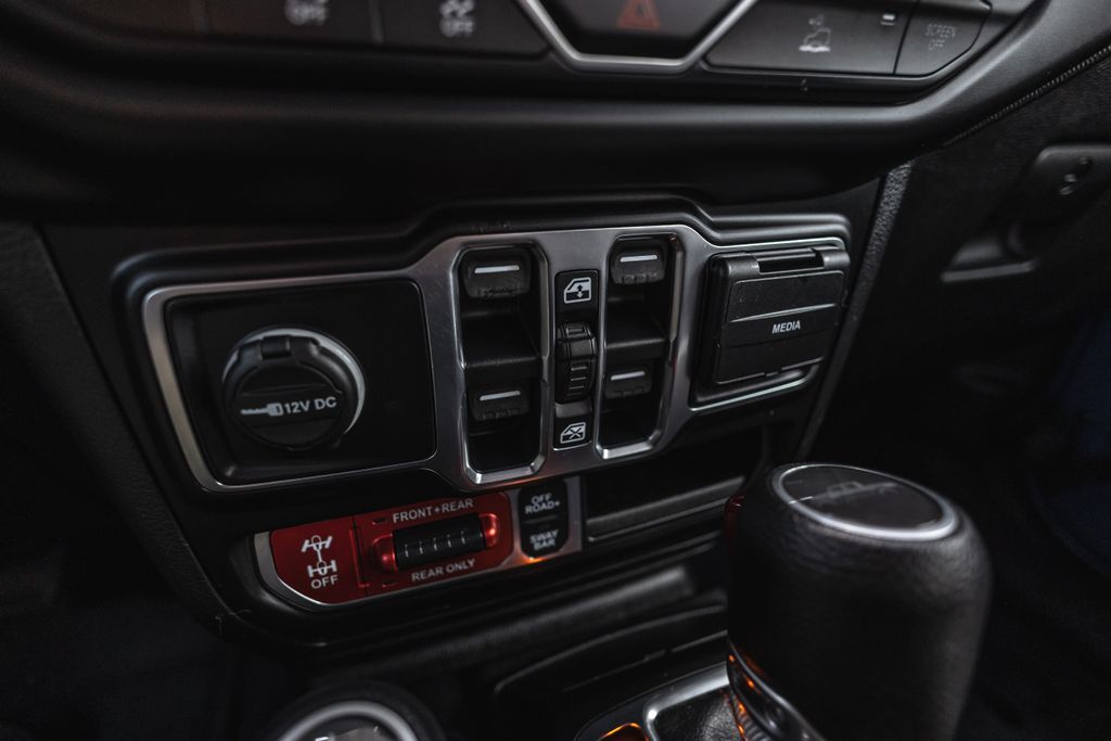 2020 Jeep Gladiator Rubicon thumbnail 18