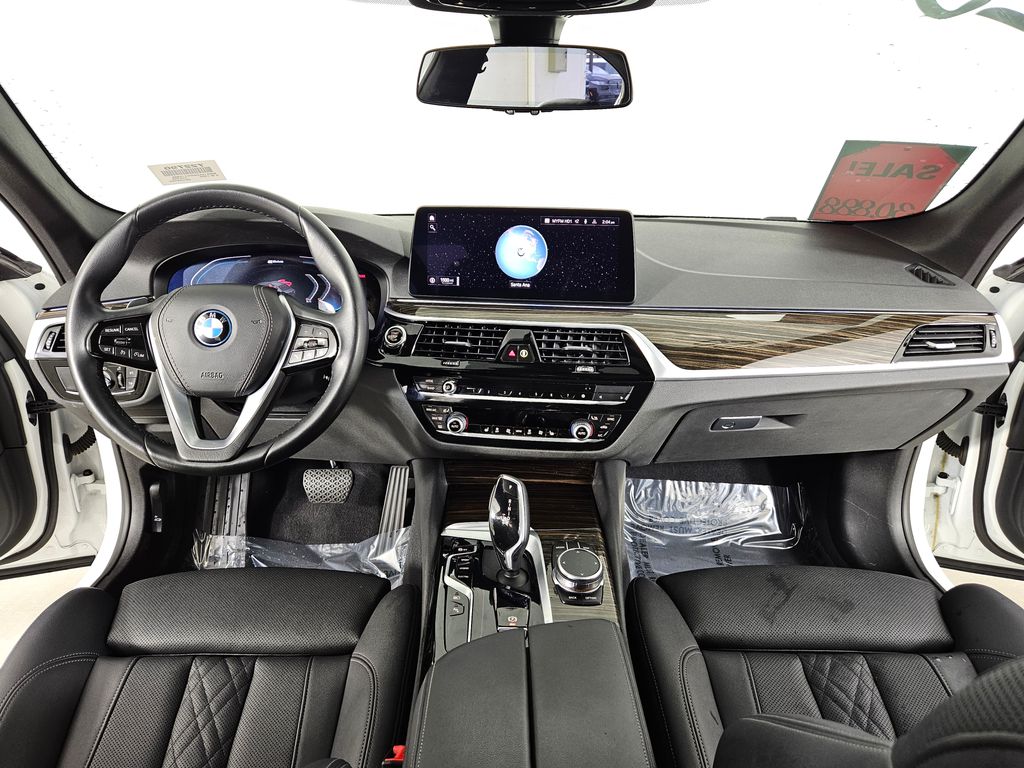 Thumbnail: 2023 BMW 5 Series - 25