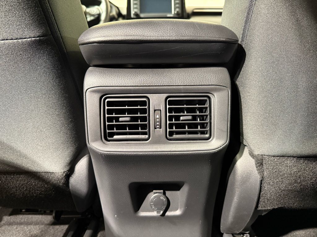 Thumbnail: 2022 Toyota RAV4 - 20