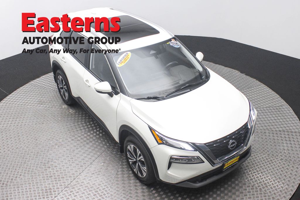 Used 2023 White Nissan SV image 3