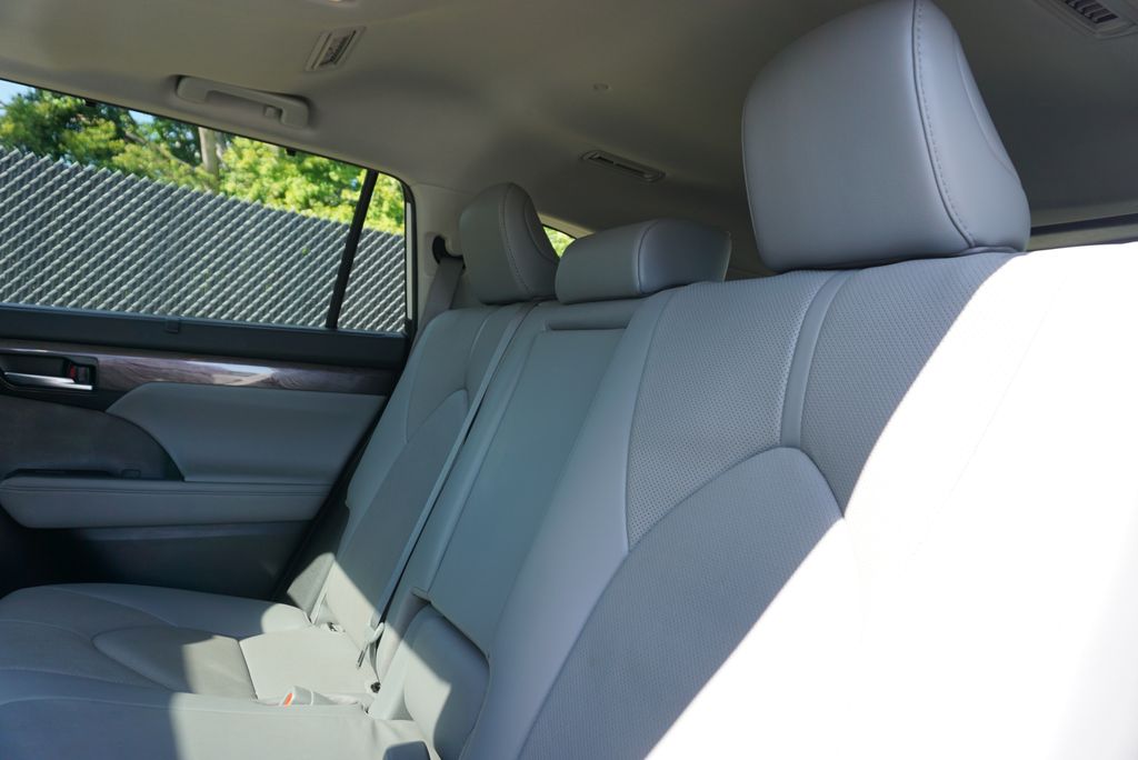 Thumbnail: 2021 Toyota Highlander - 13