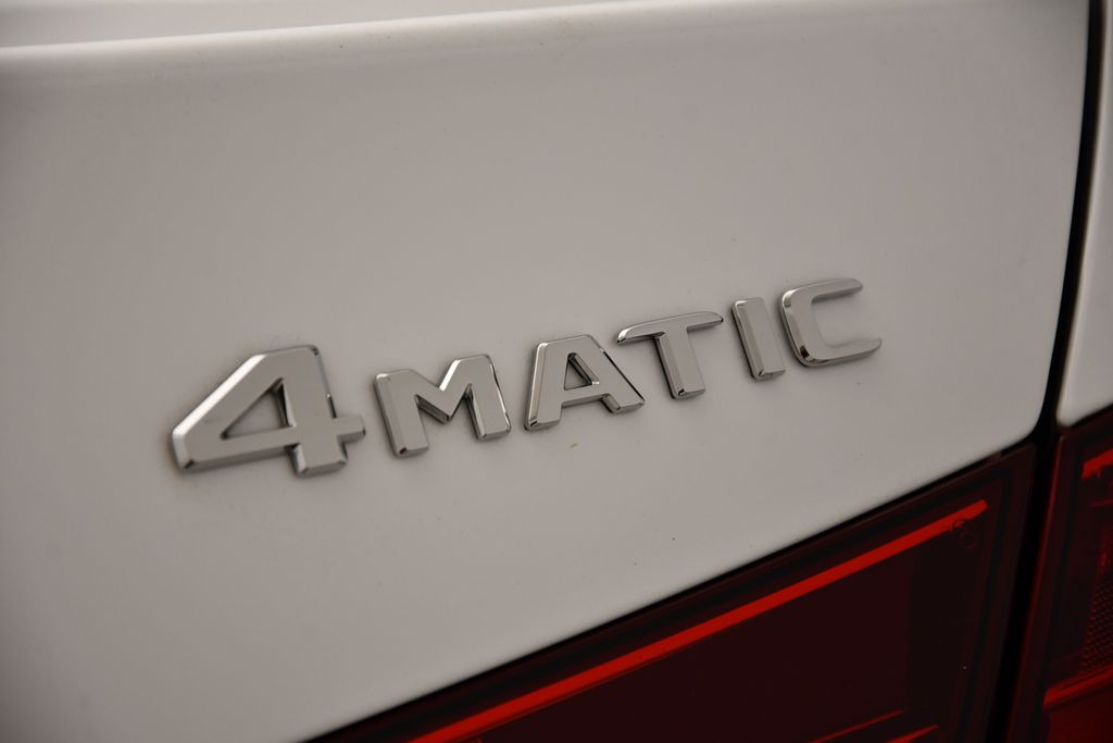 Thumbnail: 2025 Mercedes-Benz C-Class - 10