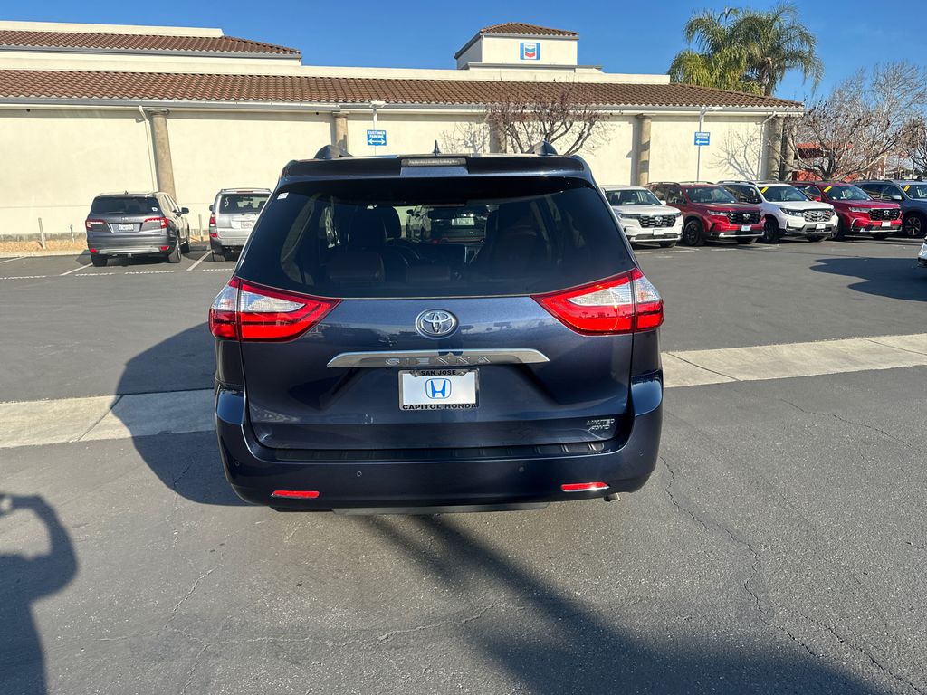 2018 Toyota Sienna SE Premium 5