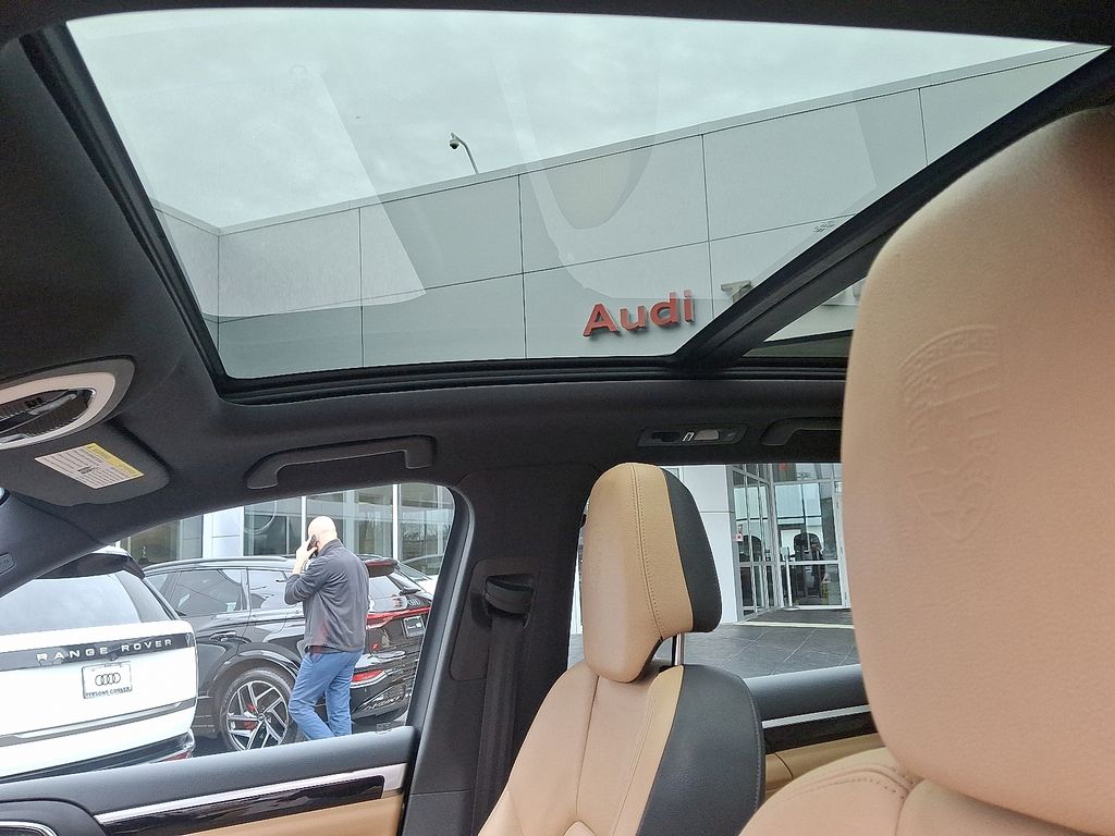 Thumbnail: 2014 Porsche Cayenne - 14