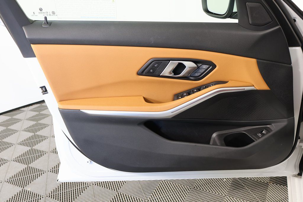 Thumbnail: 2025 BMW 3 Series - 12