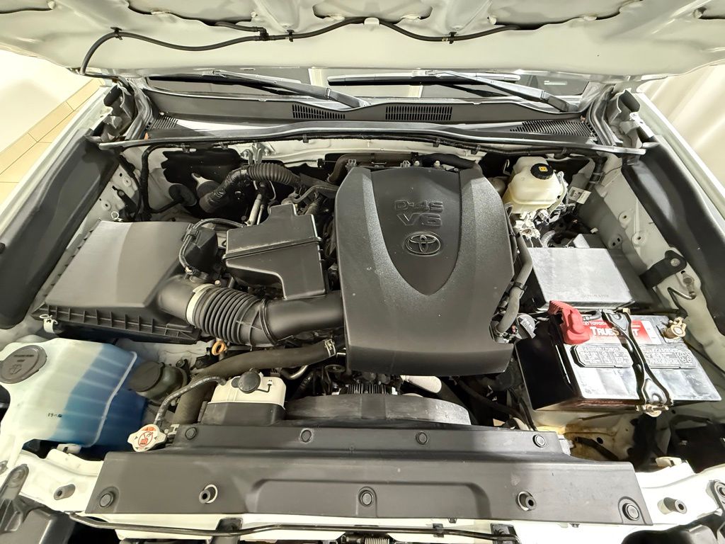 Thumbnail: 2020 Toyota Tacoma - 10