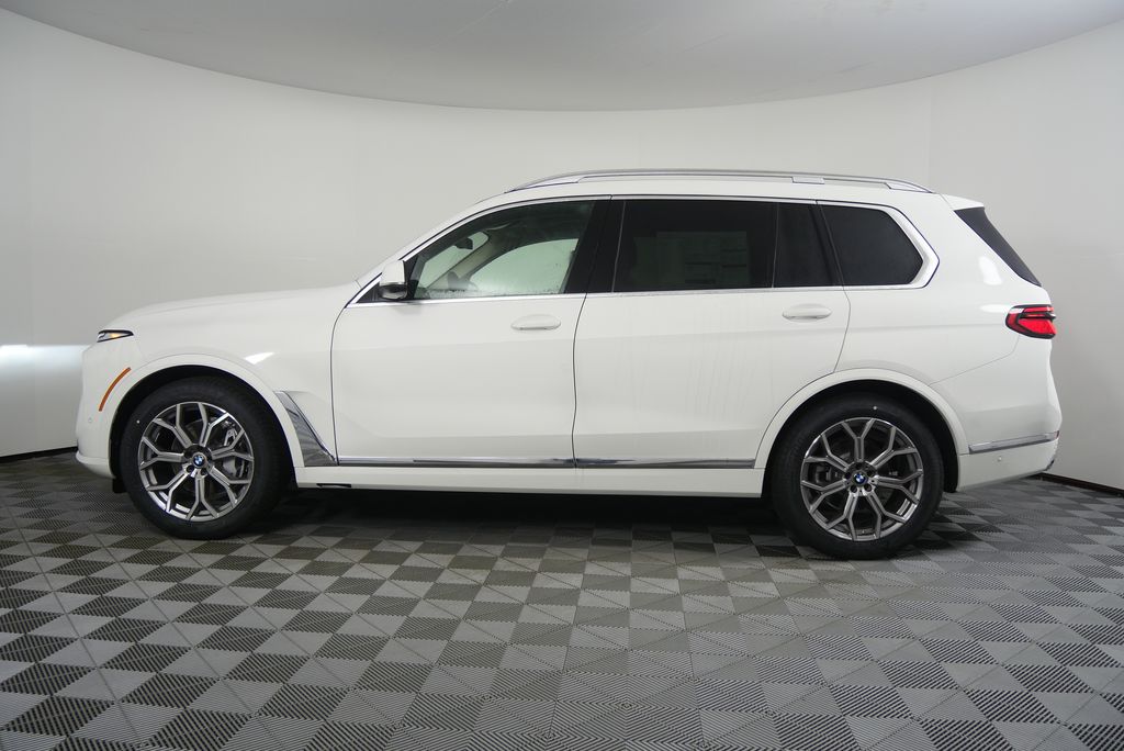 Thumbnail: 2026 BMW X7 - 6