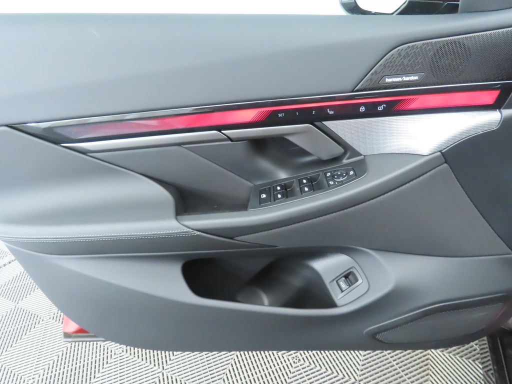 Thumbnail: 2024 BMW i5 - 25