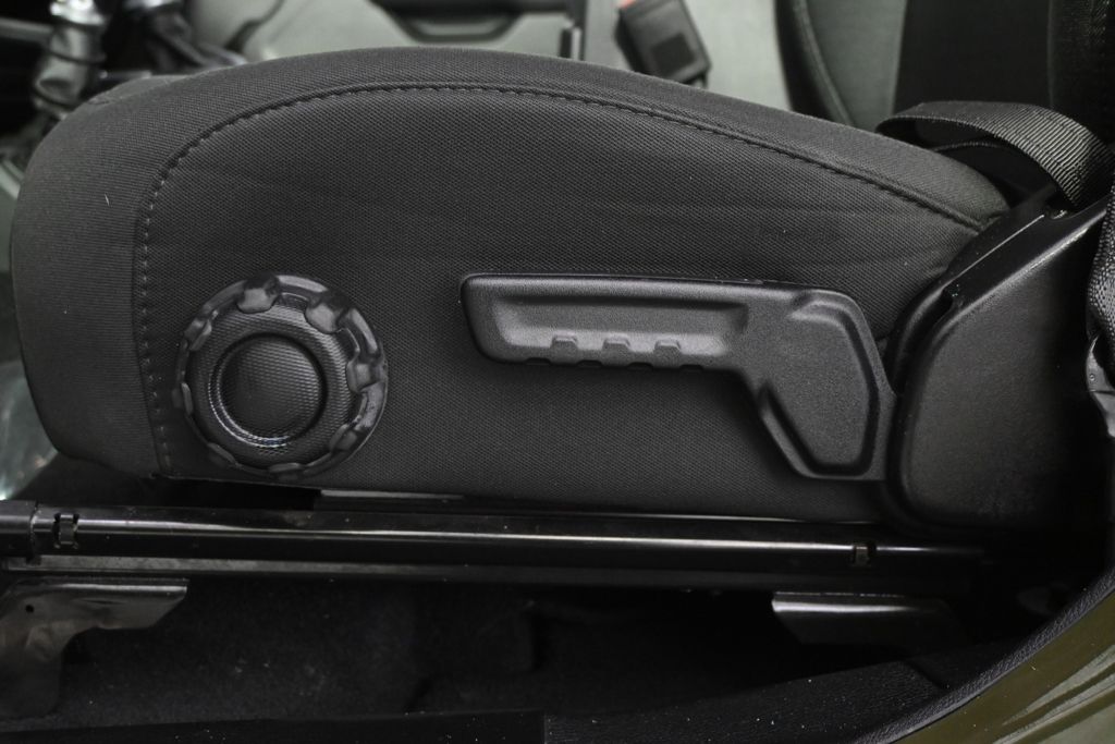 Used 2022 Green Jeep Sport image 14