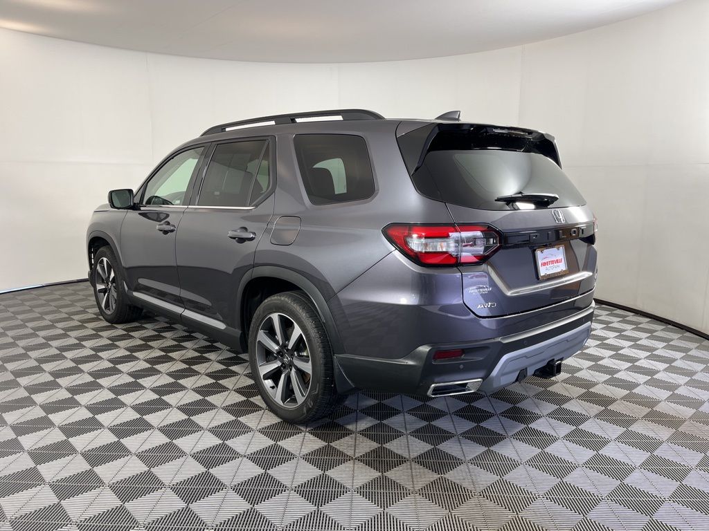 Thumbnail: 2023 Honda Pilot - 16