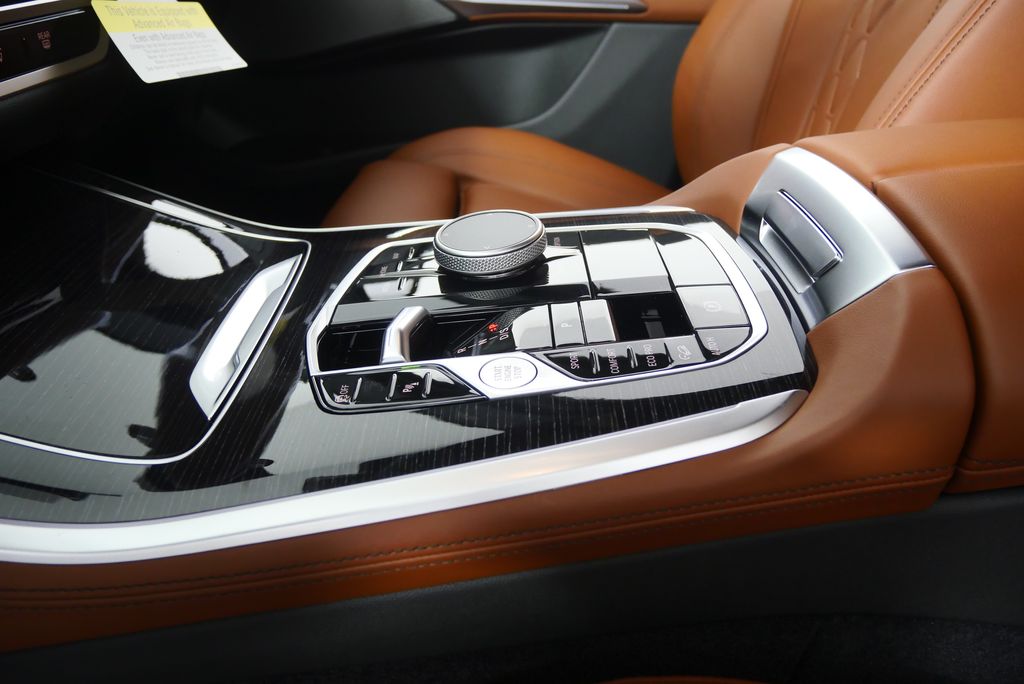 Thumbnail: 2026 BMW X5 - 21