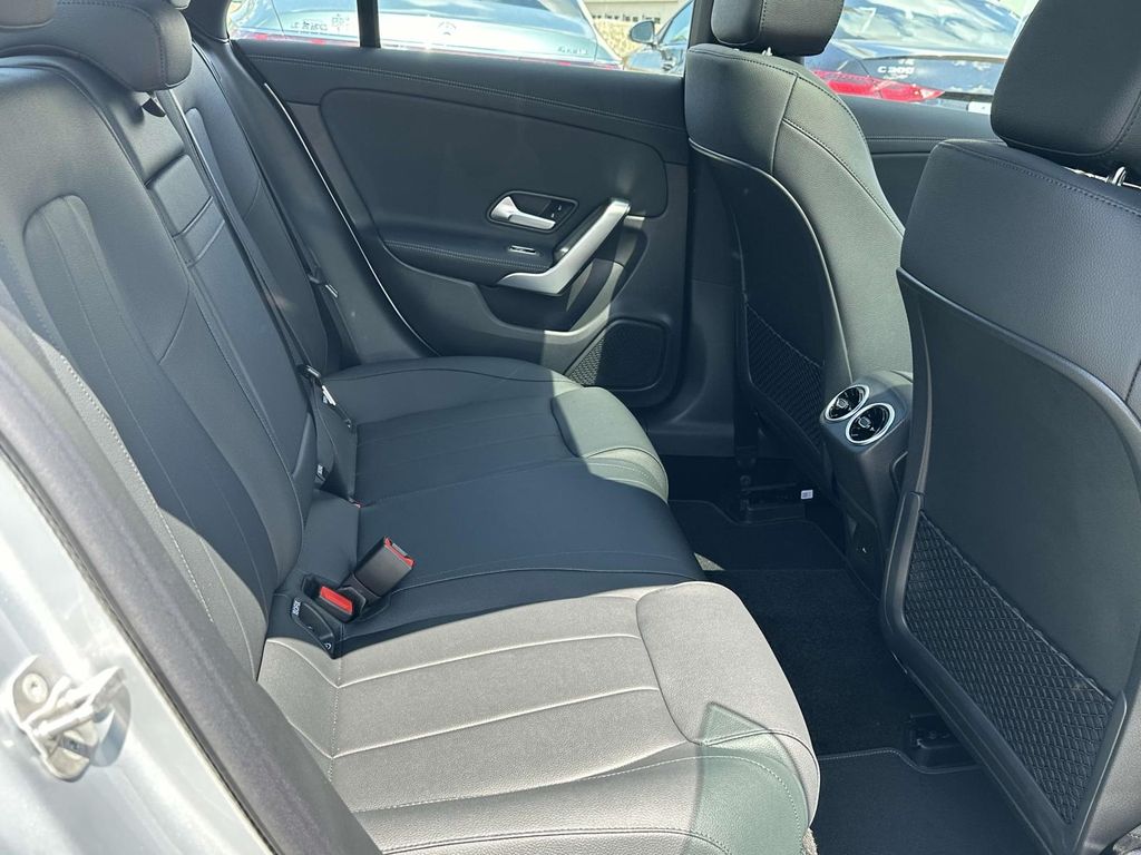 2025 Mercedes-Benz CLA 250 16