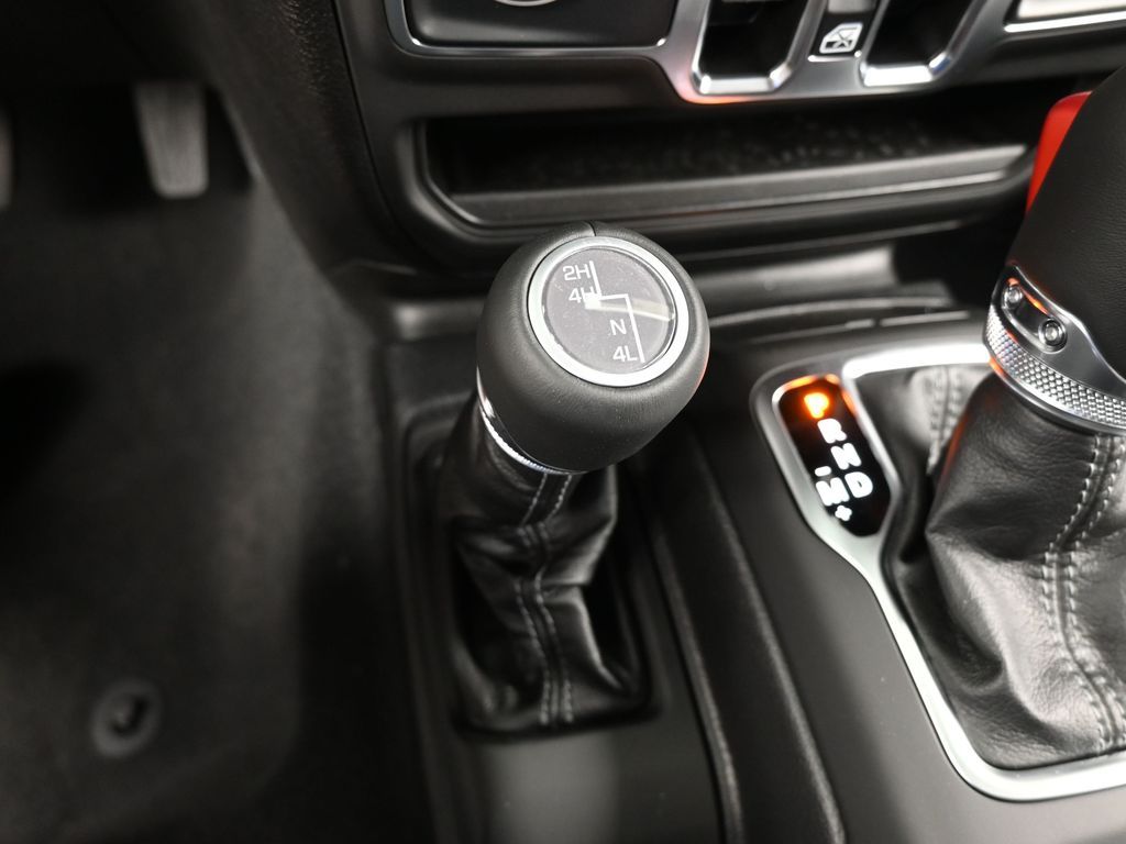 Used 2025 Black Clearcoat Jeep High Tide image 24