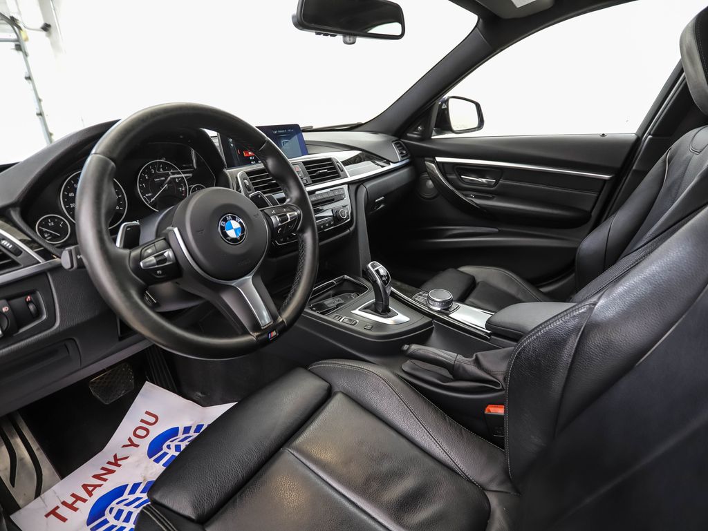 Thumbnail: 2018 BMW 3 Series - 10