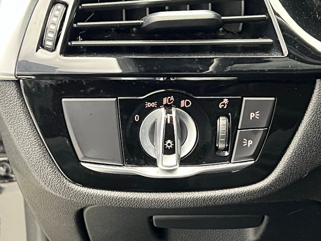 Thumbnail: 2021 BMW 5 Series - 20