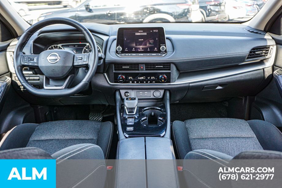 Used 2025 Gray Nissan SV image 25