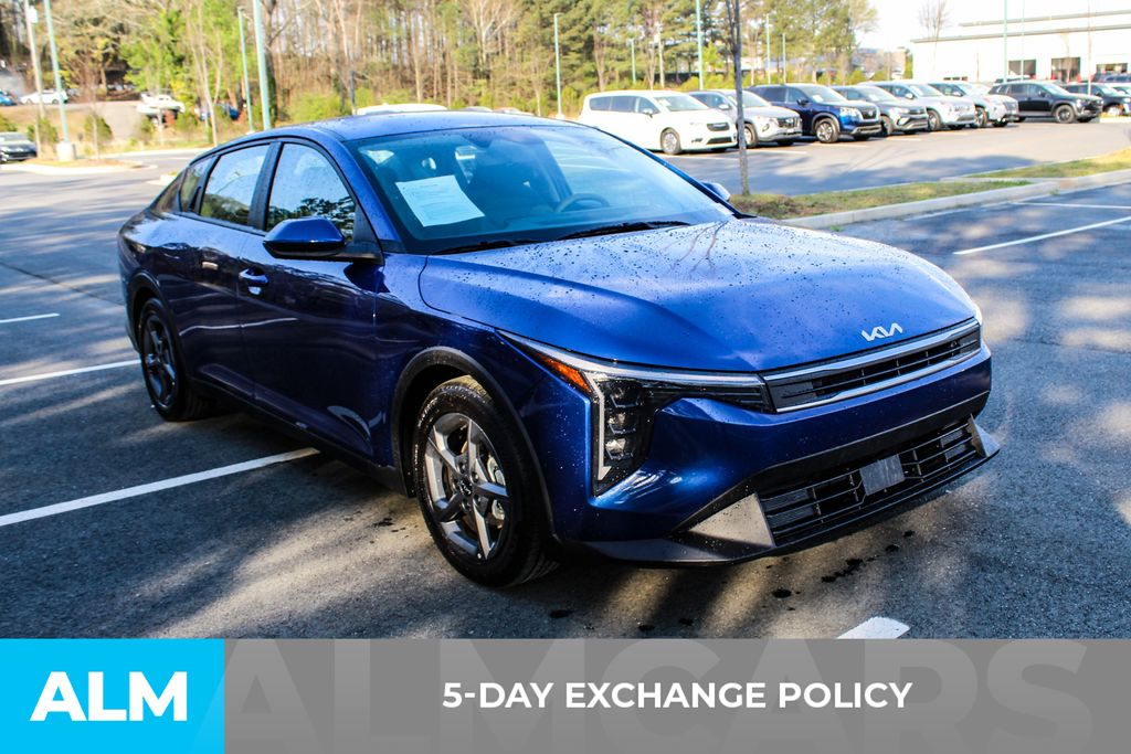 Used 2025 Blue Kia LXS image 4