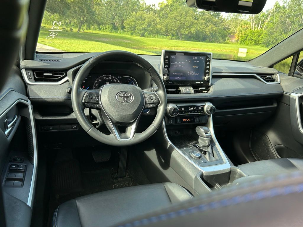 Thumbnail: 2022 Toyota RAV4 - 12