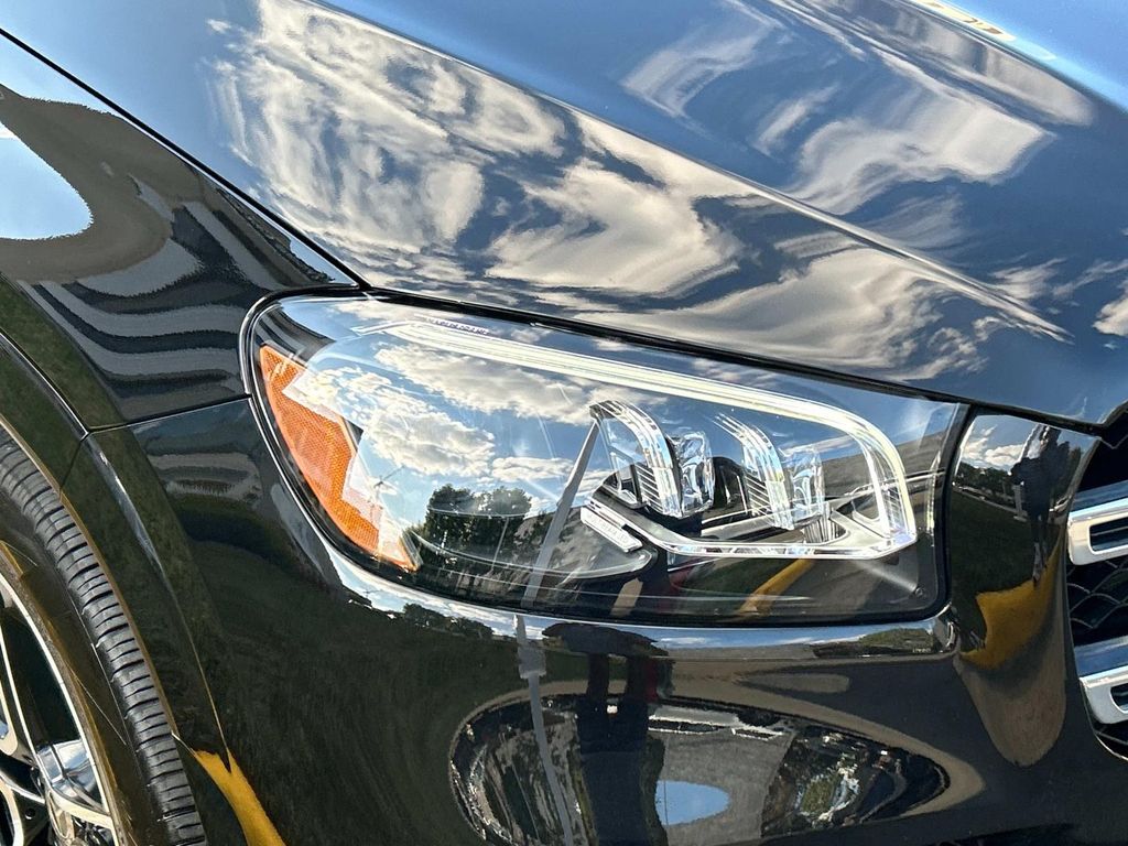 Thumbnail: 2022 Mercedes-Benz GLS - 4