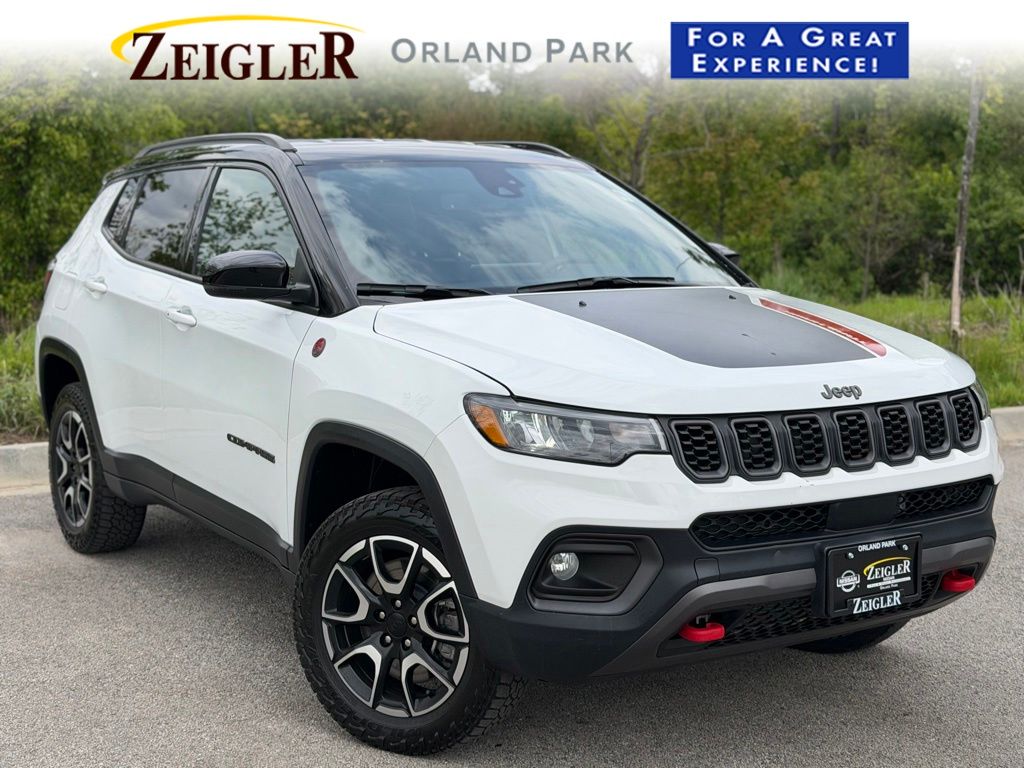 Bright White Clearcoat 2024 Jeep Compass SUV / Crossover Four-Wheel Drive 8-Speed Automatic
