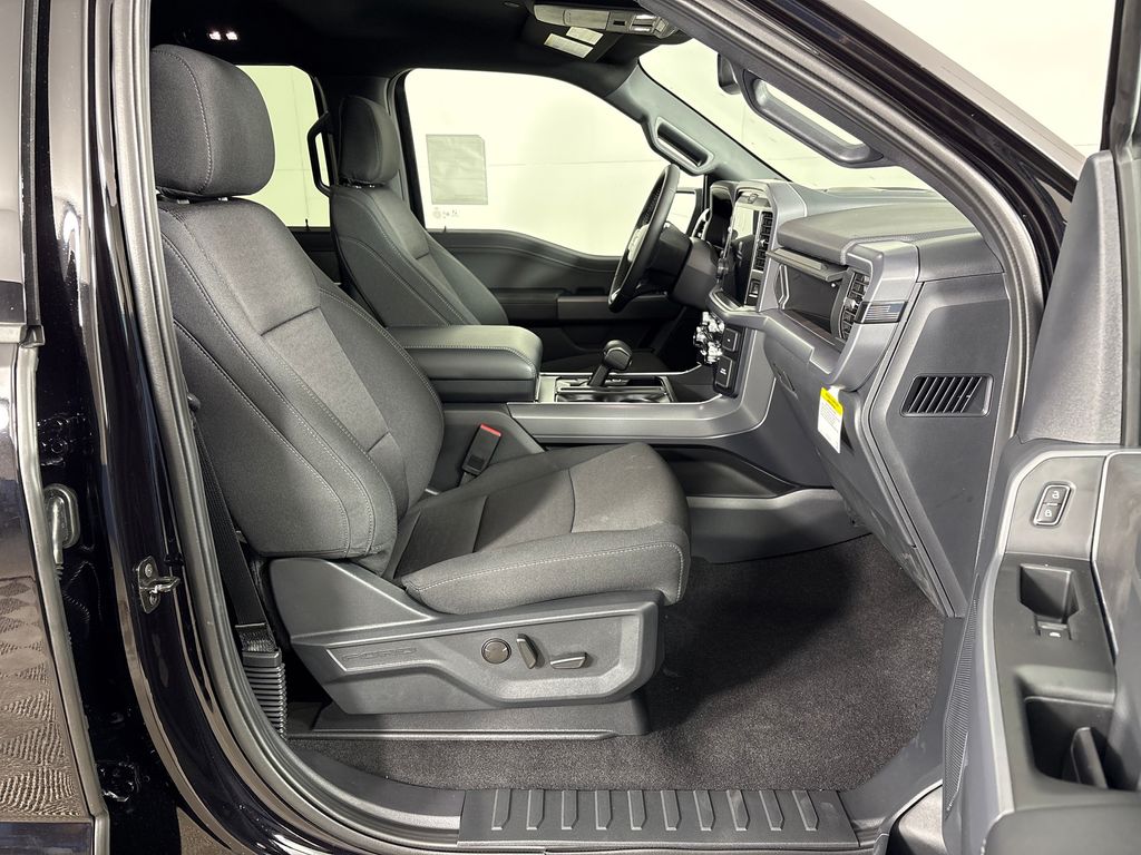 New 2026 Black Ford XLT image 5