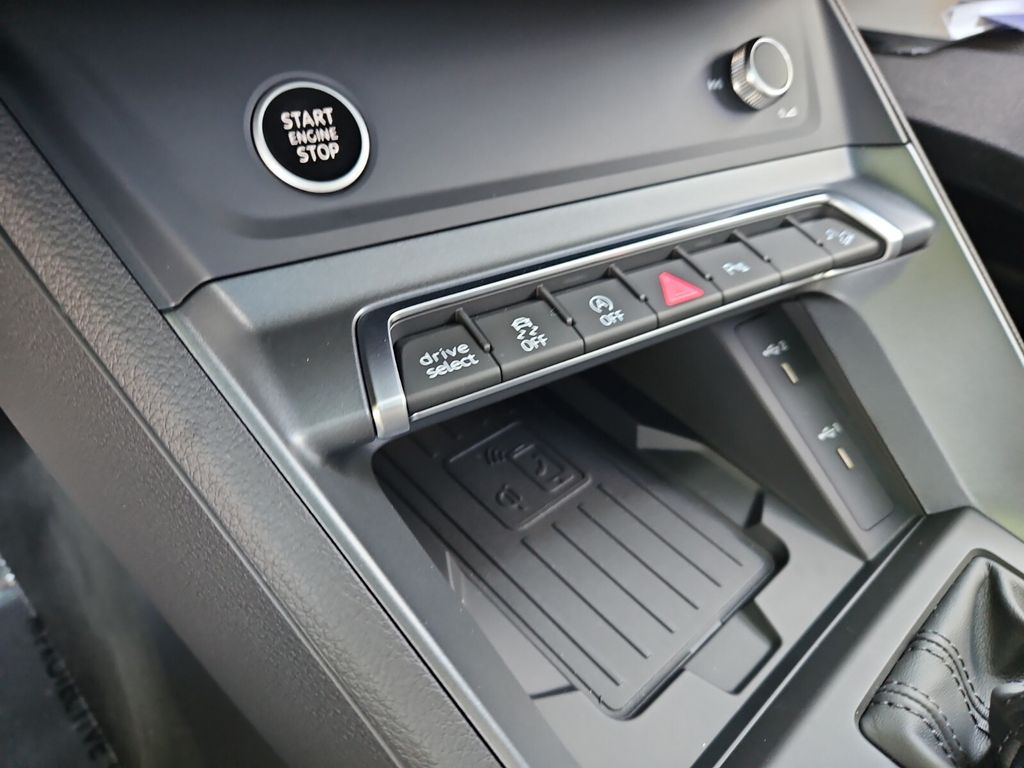 2025 Audi Q3 Premium photo
