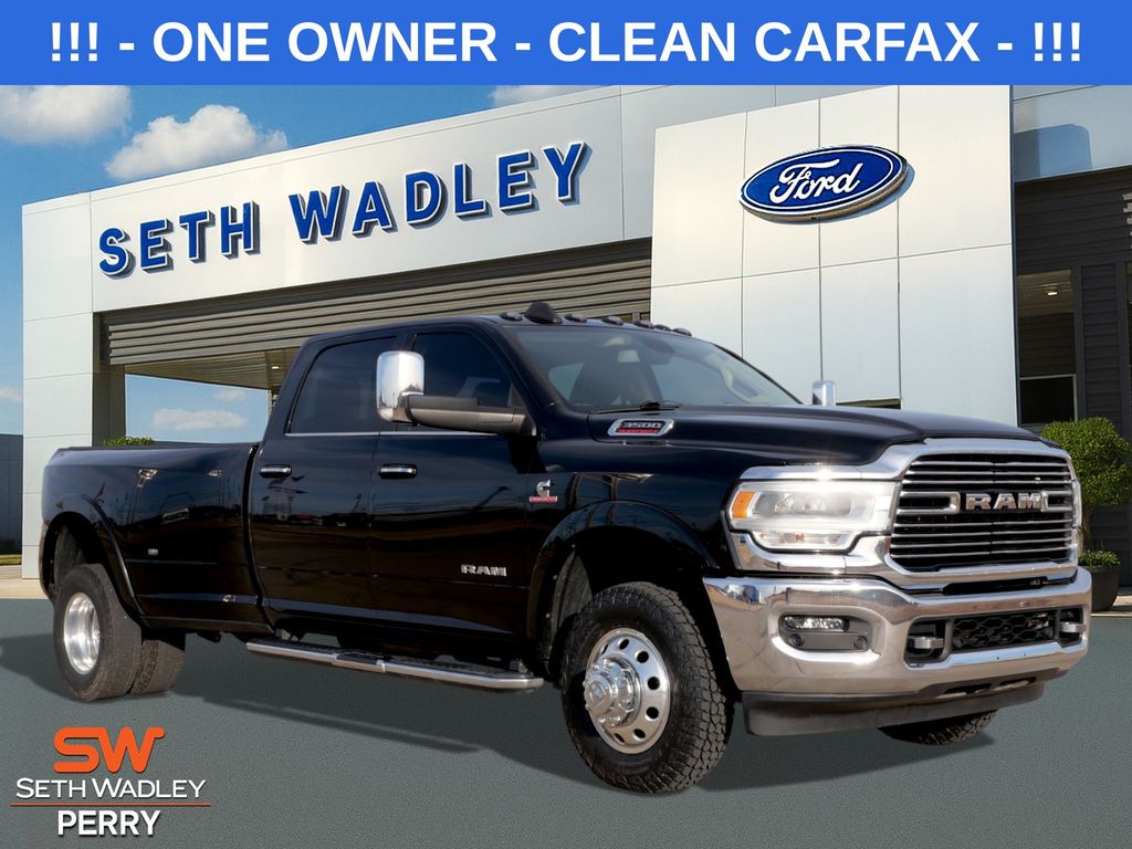 RAM 3500 Laramie Crew Cab LB DRW 4WD